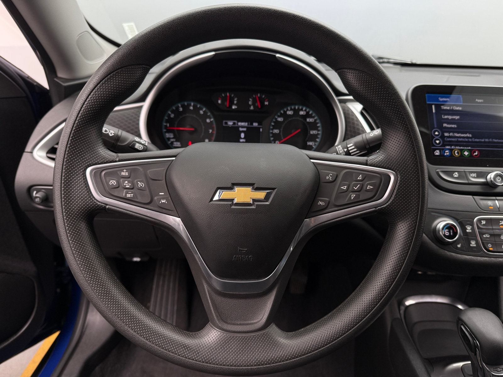 Thumbnail: 2023 Chevrolet Malibu - 5