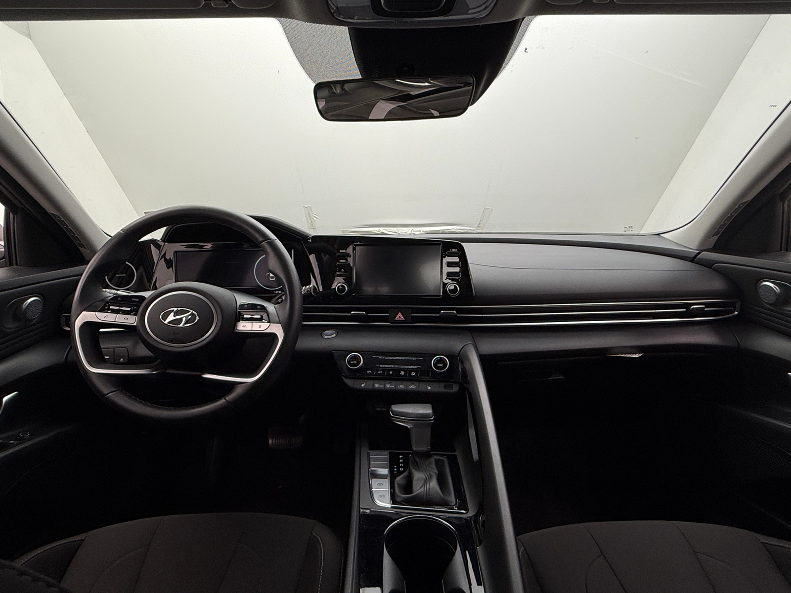 Thumbnail: 2021 Hyundai Elantra - 3