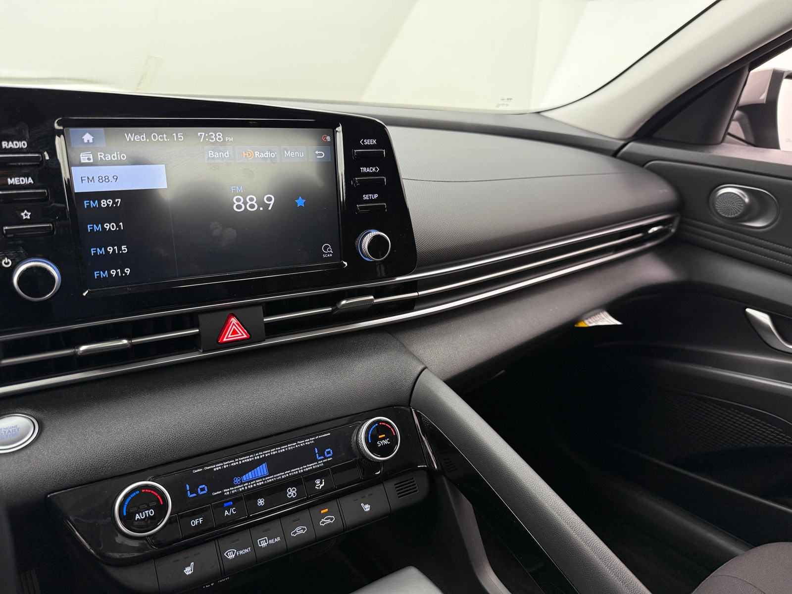 Thumbnail: 2021 Hyundai Elantra - 4