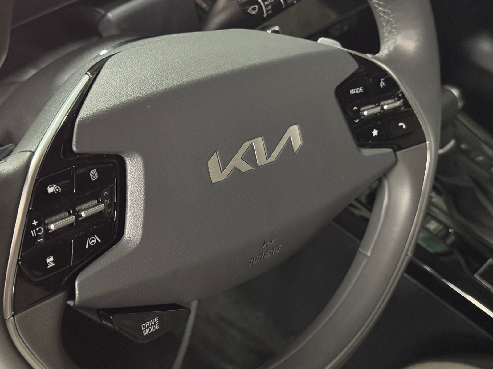 Thumbnail: 2024 Kia Niro - 4