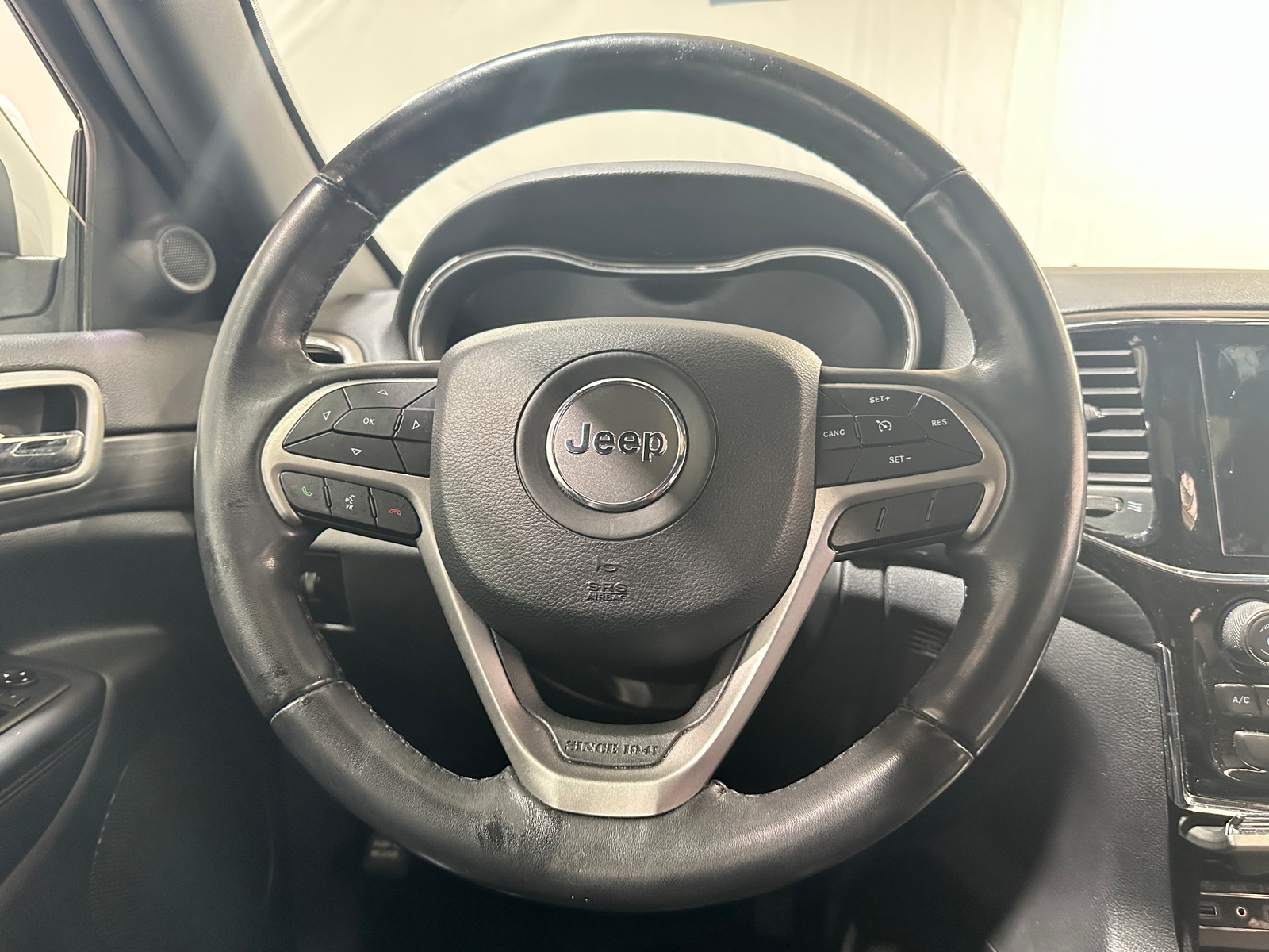 Thumbnail: 2020 Jeep Grand Cherokee - 4
