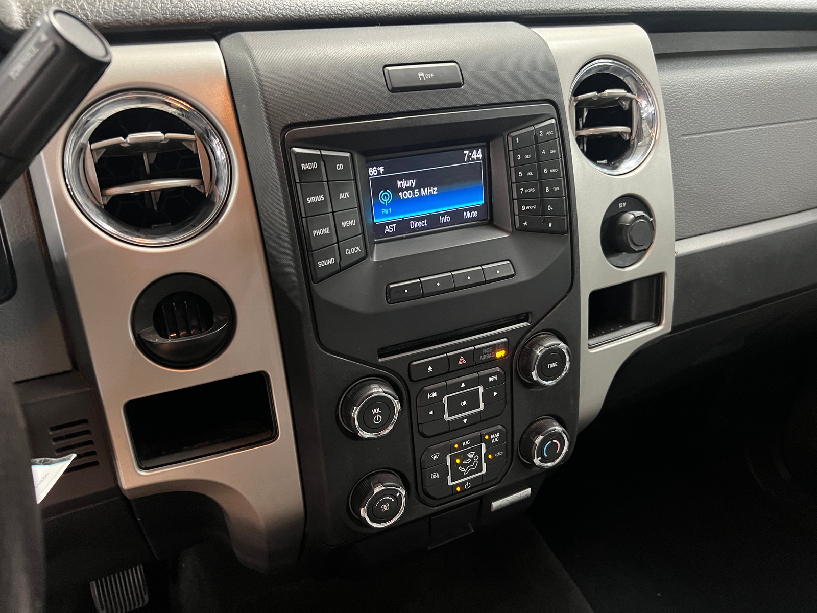 Thumbnail: 2014 Ford Econoline - 4