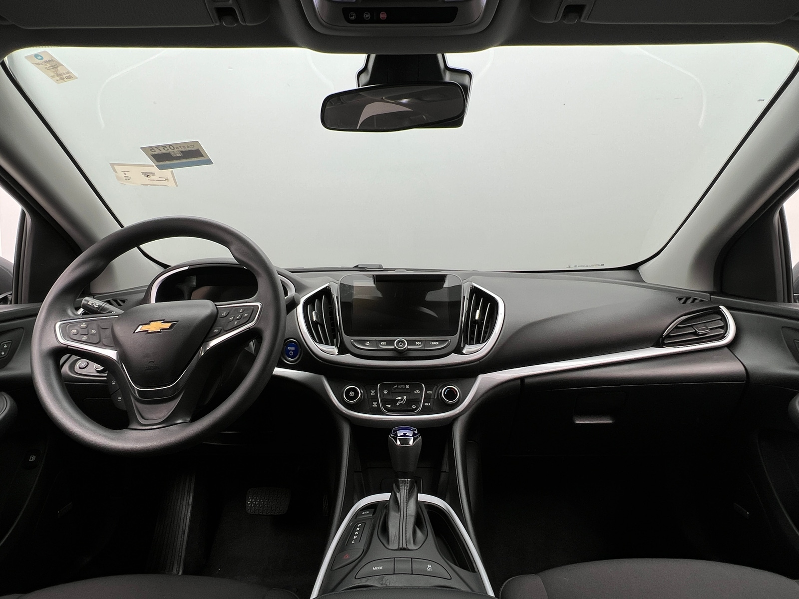 Thumbnail: 2018 Chevrolet Volt - 3
