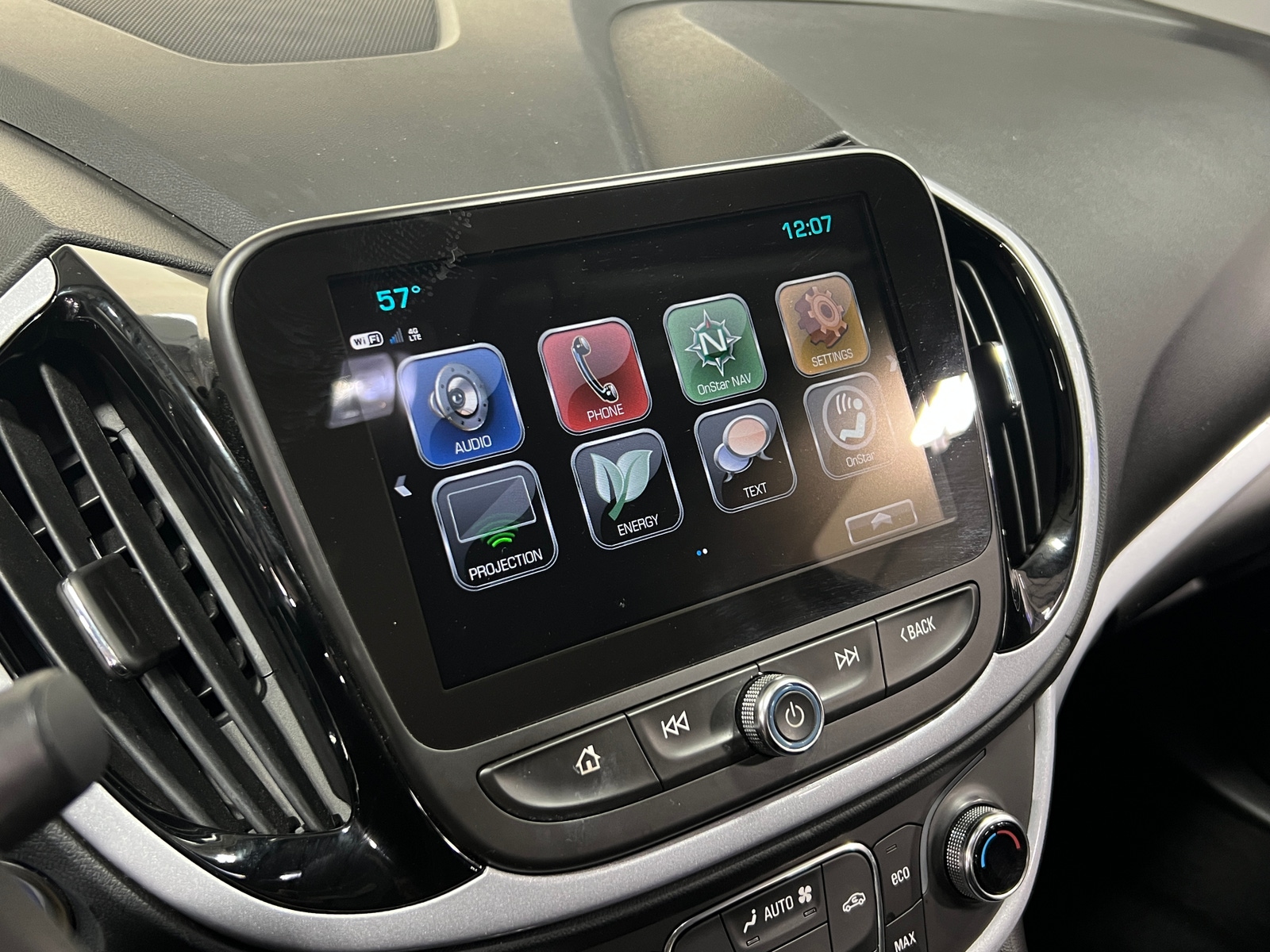 Thumbnail: 2018 Chevrolet Volt - 4