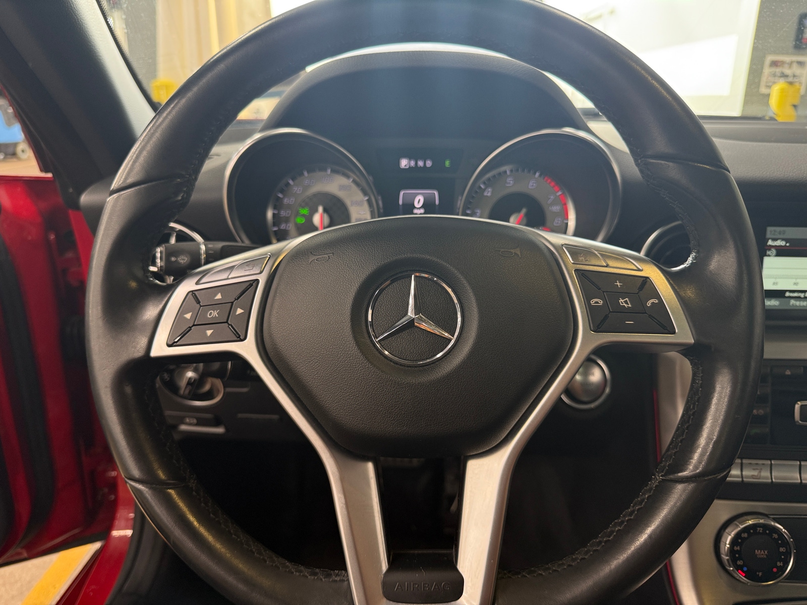 Thumbnail: 2015 Mercedes-Benz SLK - 4