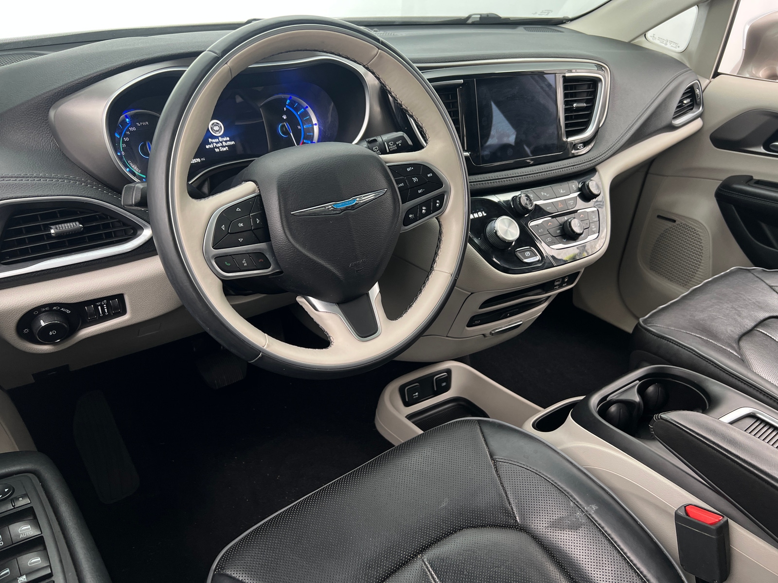 Thumbnail: 2018 Chrysler Pacifica - 2