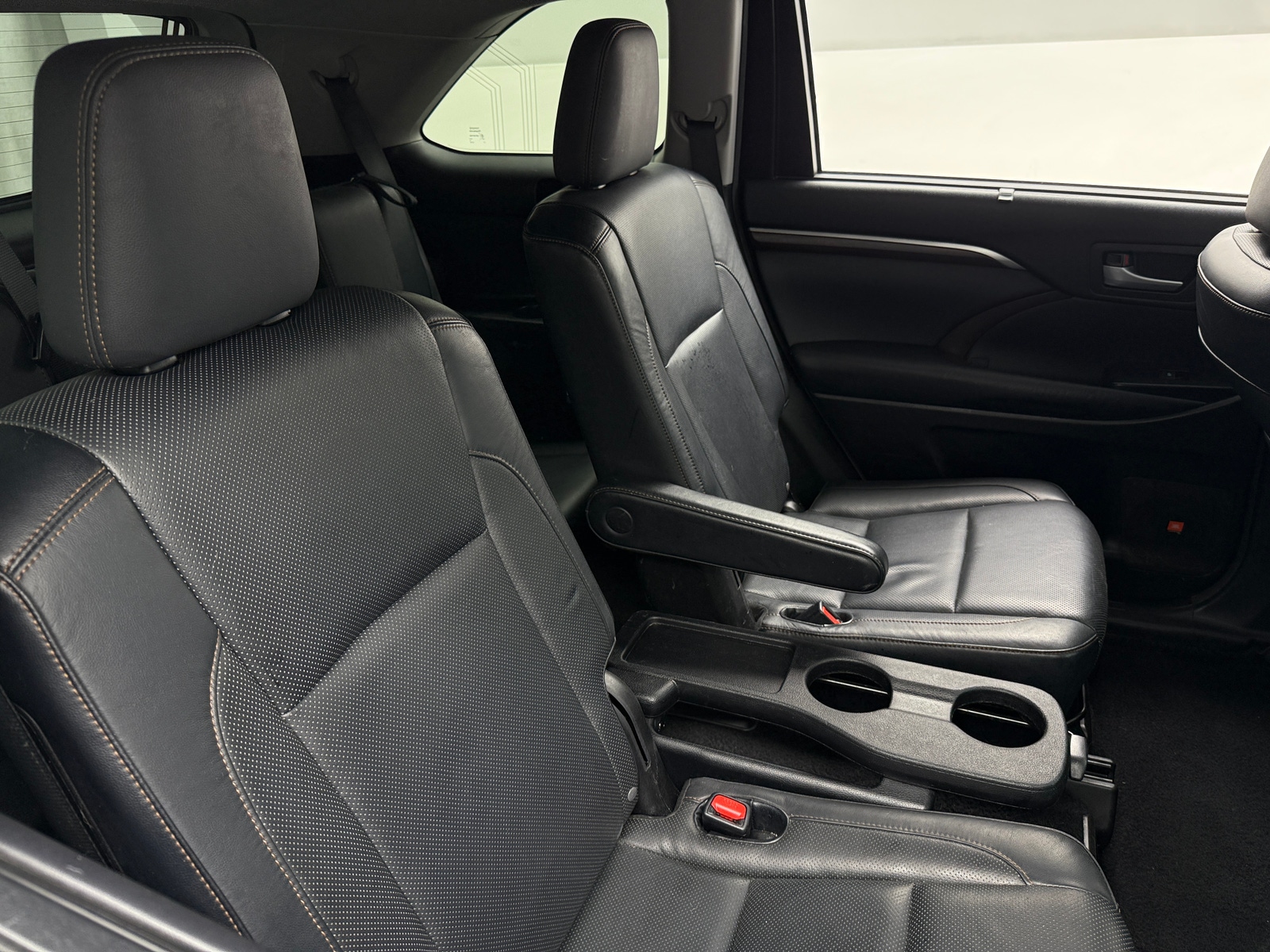 Thumbnail: 2015 Toyota Highlander - 5