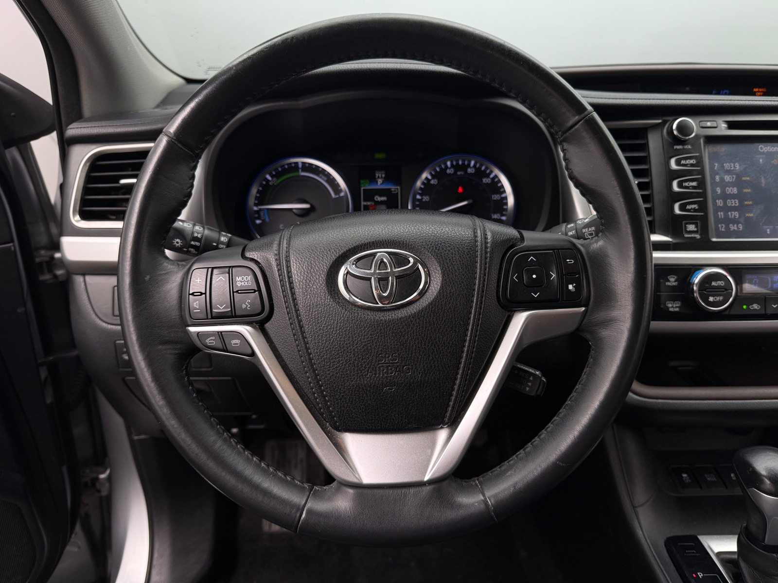Thumbnail: 2015 Toyota Highlander - 4