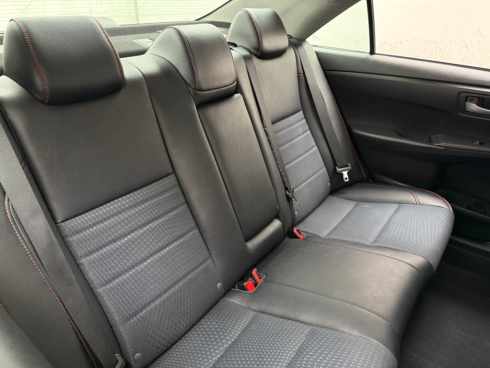 Thumbnail: 2015 Toyota Camry - 6
