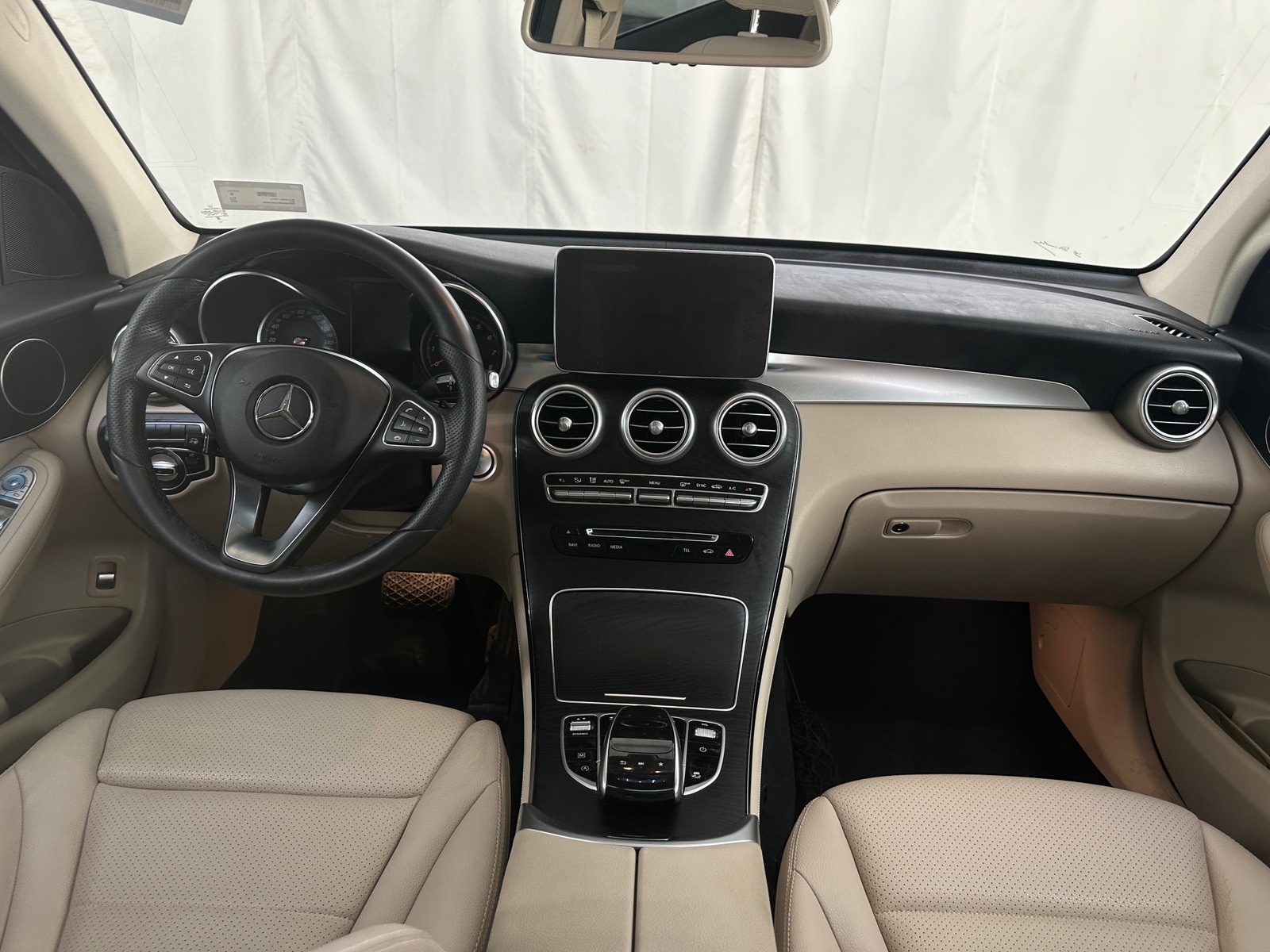 Thumbnail: 2018 Mercedes-Benz GLC - 2