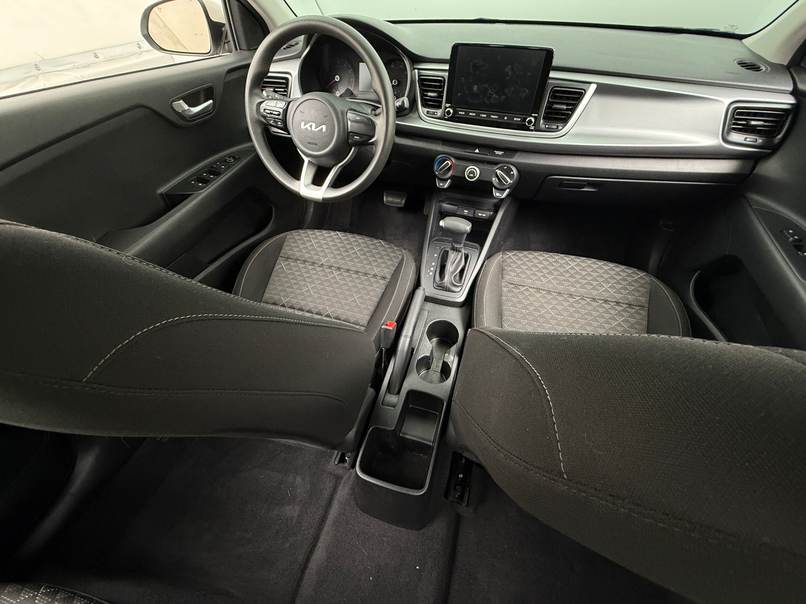 Thumbnail: 2022 Kia Rio - 3
