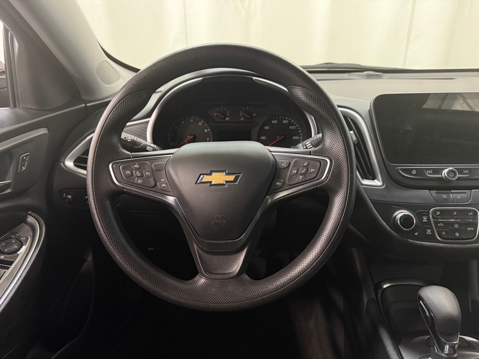 Thumbnail: 2024 Chevrolet Malibu - 5