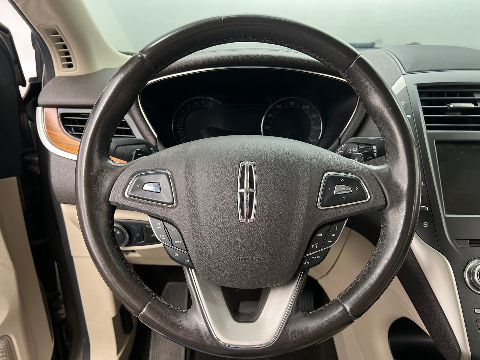 Thumbnail: 2019 Lincoln MKC - 4