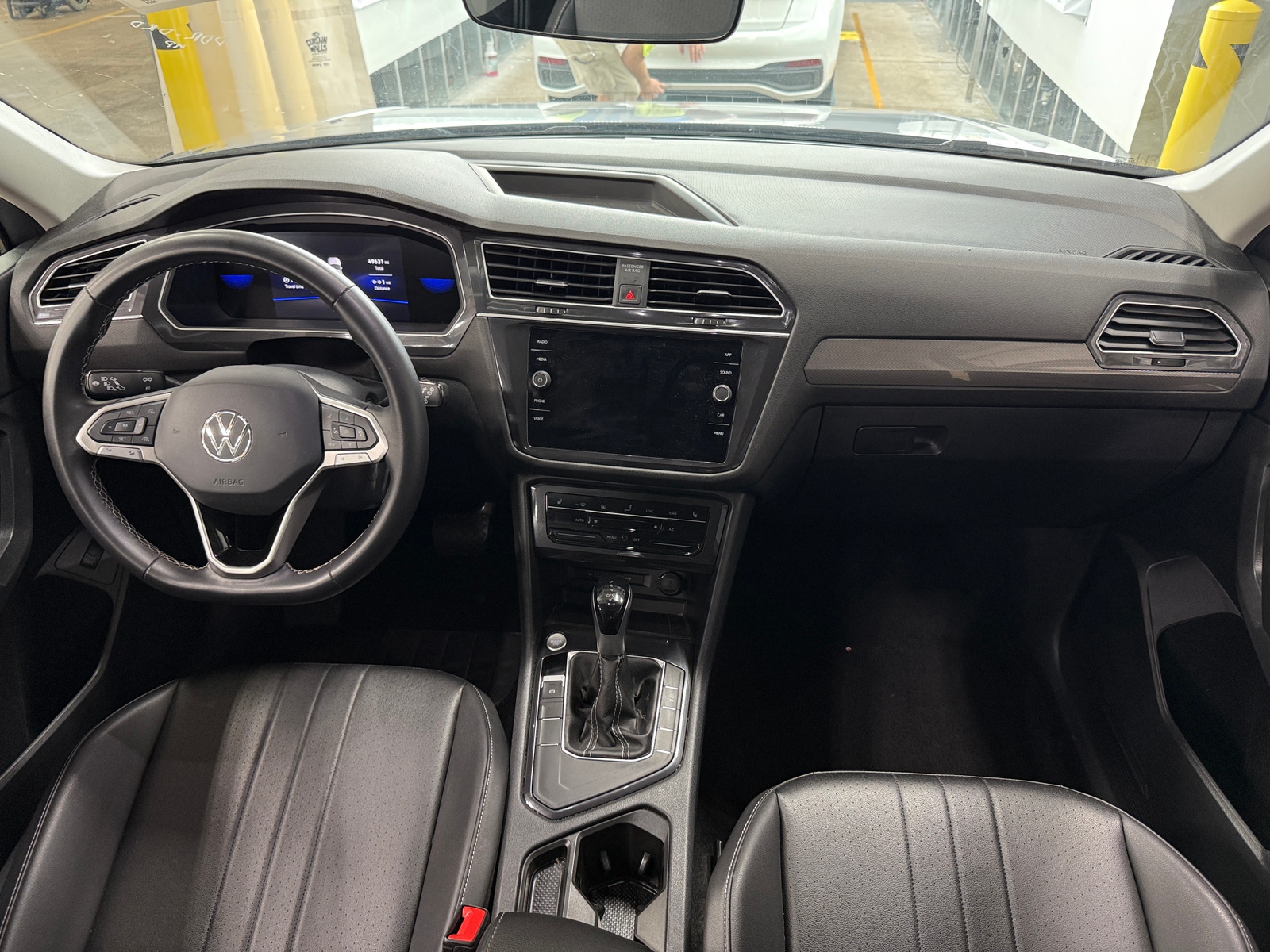 Thumbnail: 2024 Volkswagen Tiguan - 2