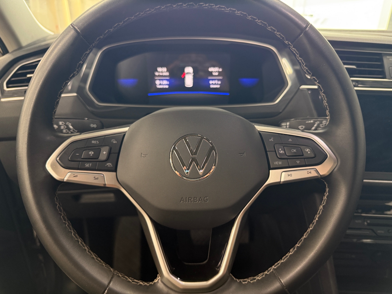 Thumbnail: 2024 Volkswagen Tiguan - 4
