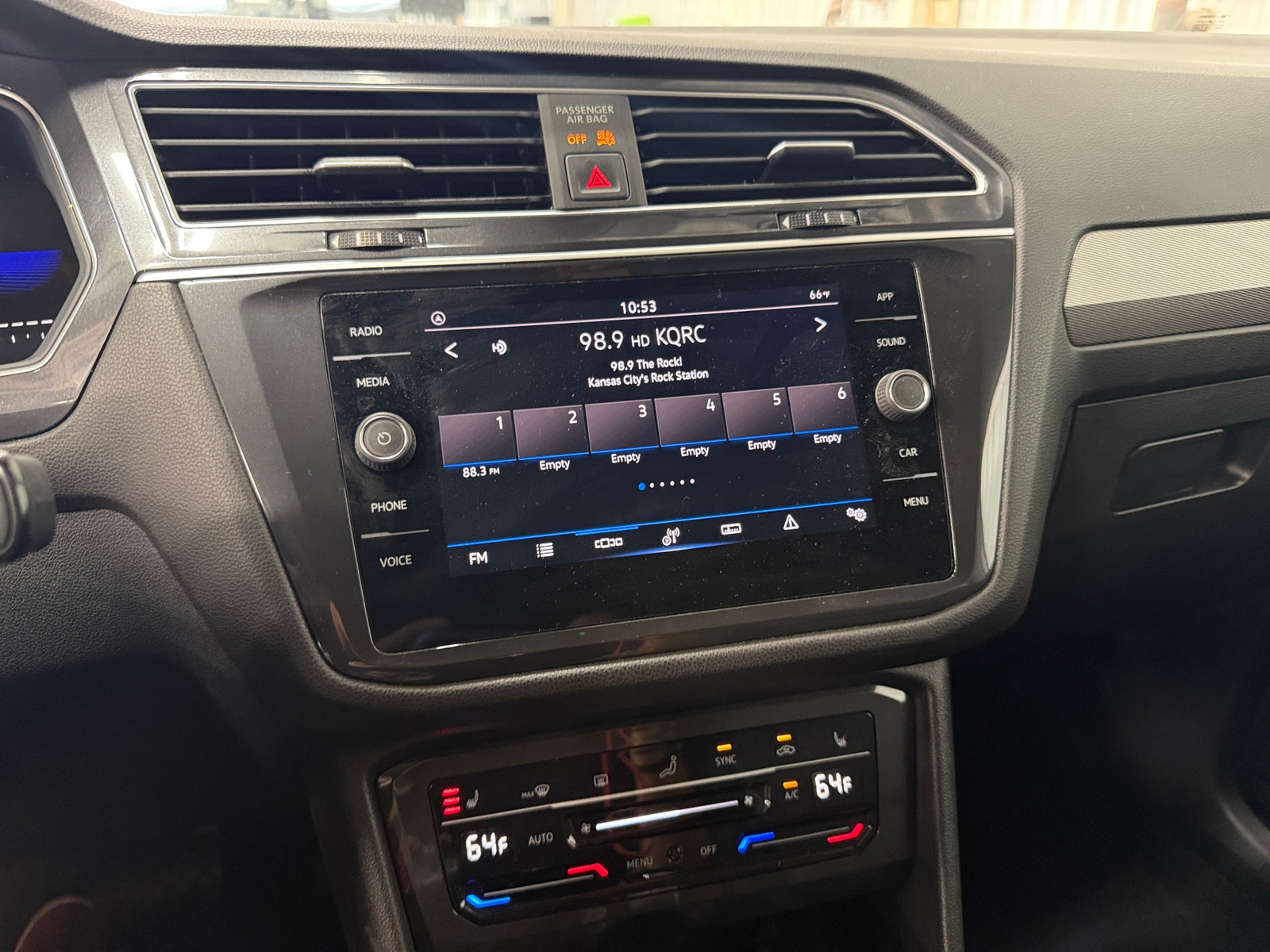 Thumbnail: 2024 Volkswagen Tiguan - 3