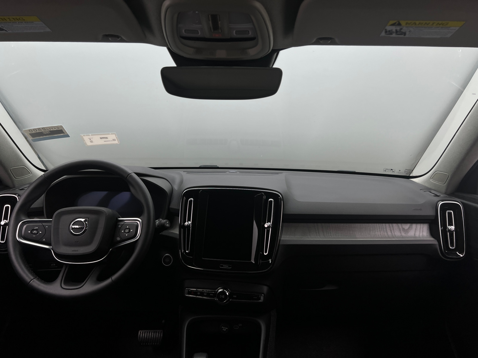 Thumbnail: 2025 Volvo XC40 - 2