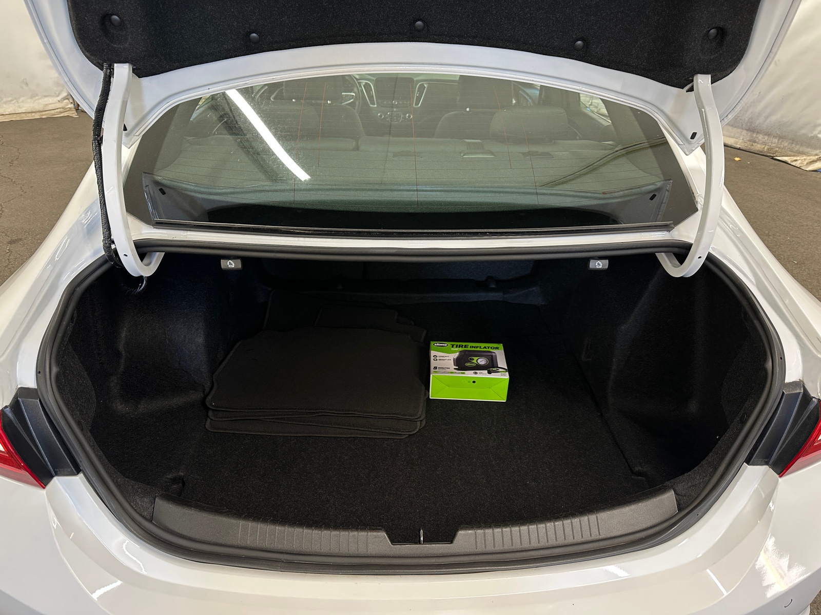 Thumbnail: 2024 Chevrolet Malibu - 7