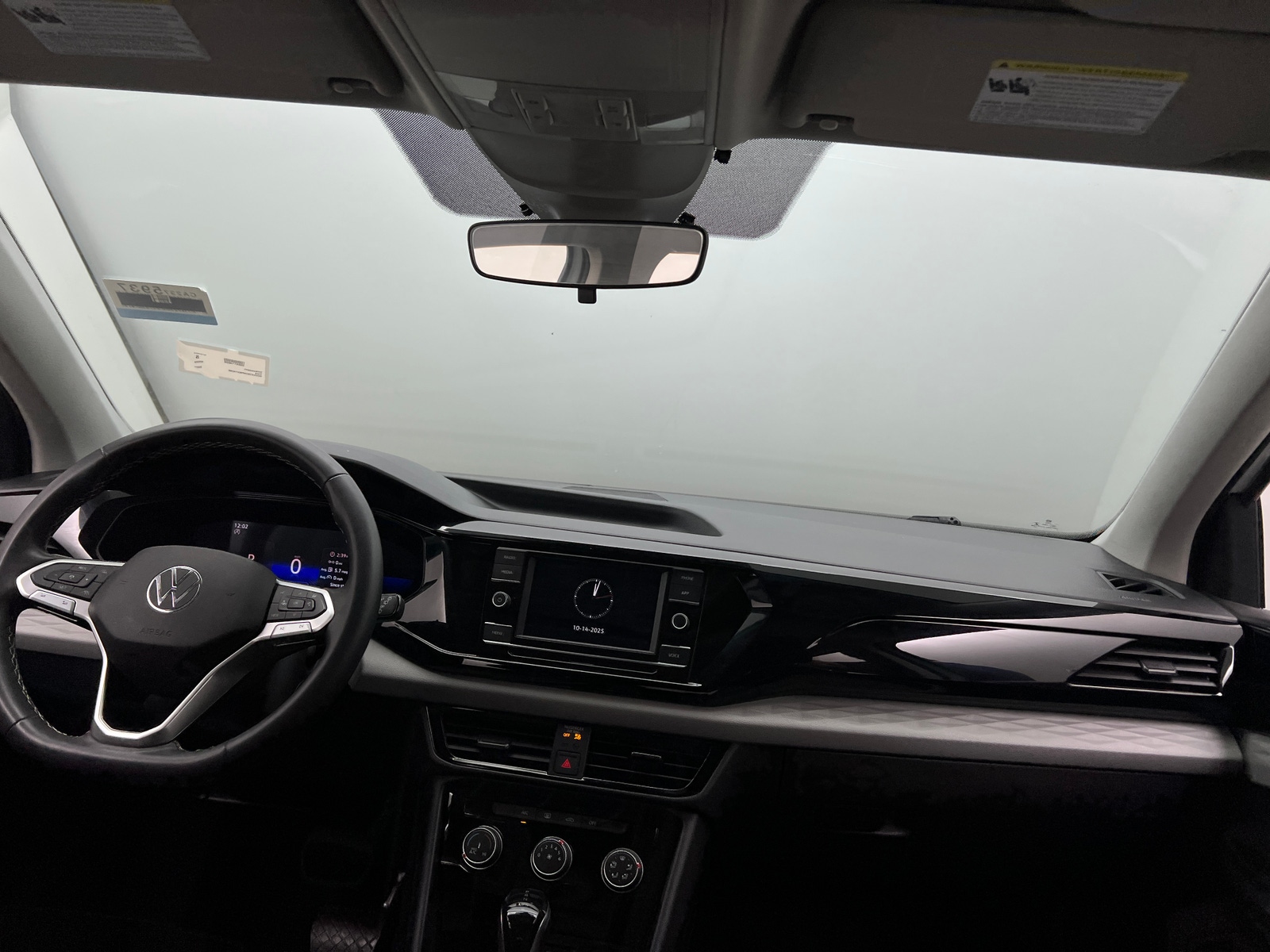 Thumbnail: 2023 Volkswagen Taos - 3