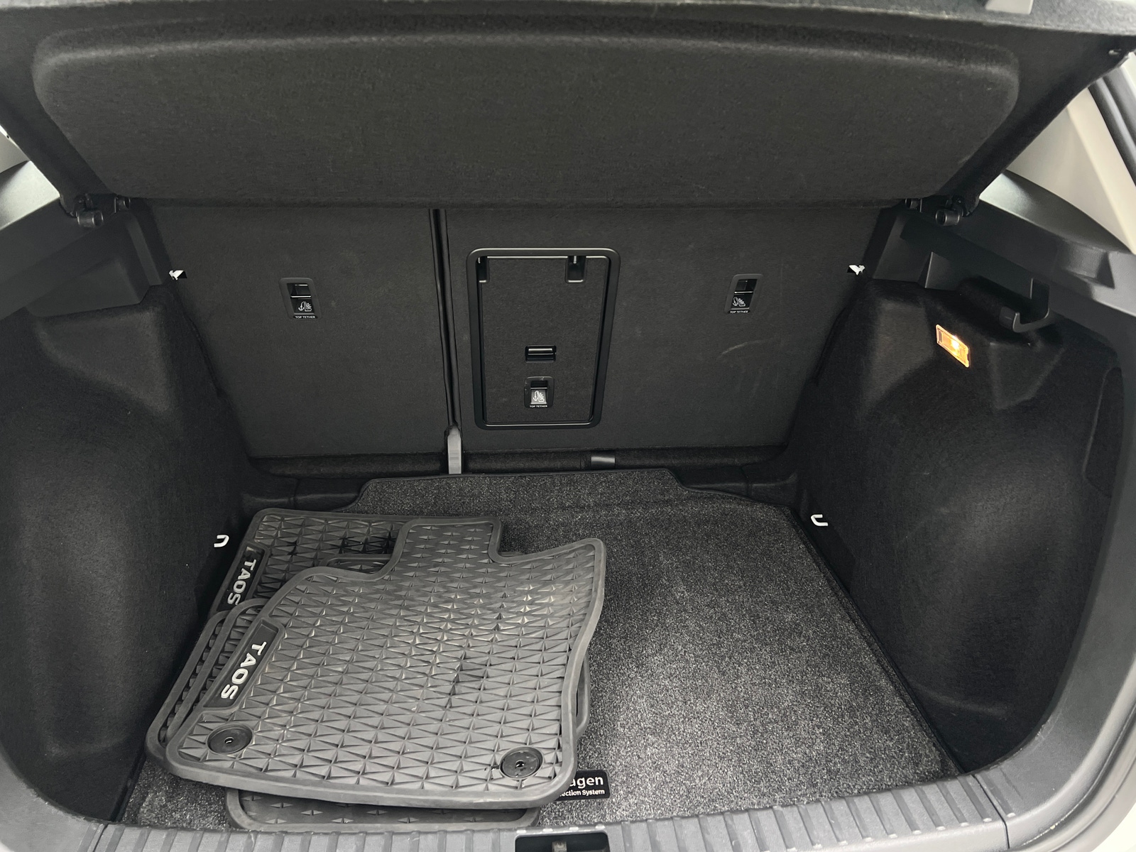 Thumbnail: 2023 Volkswagen Taos - 7