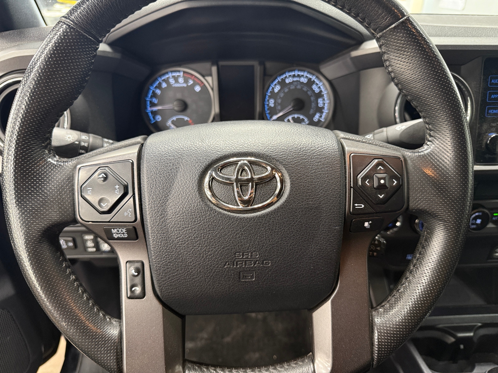 Thumbnail: 2017 Toyota Tacoma - 5