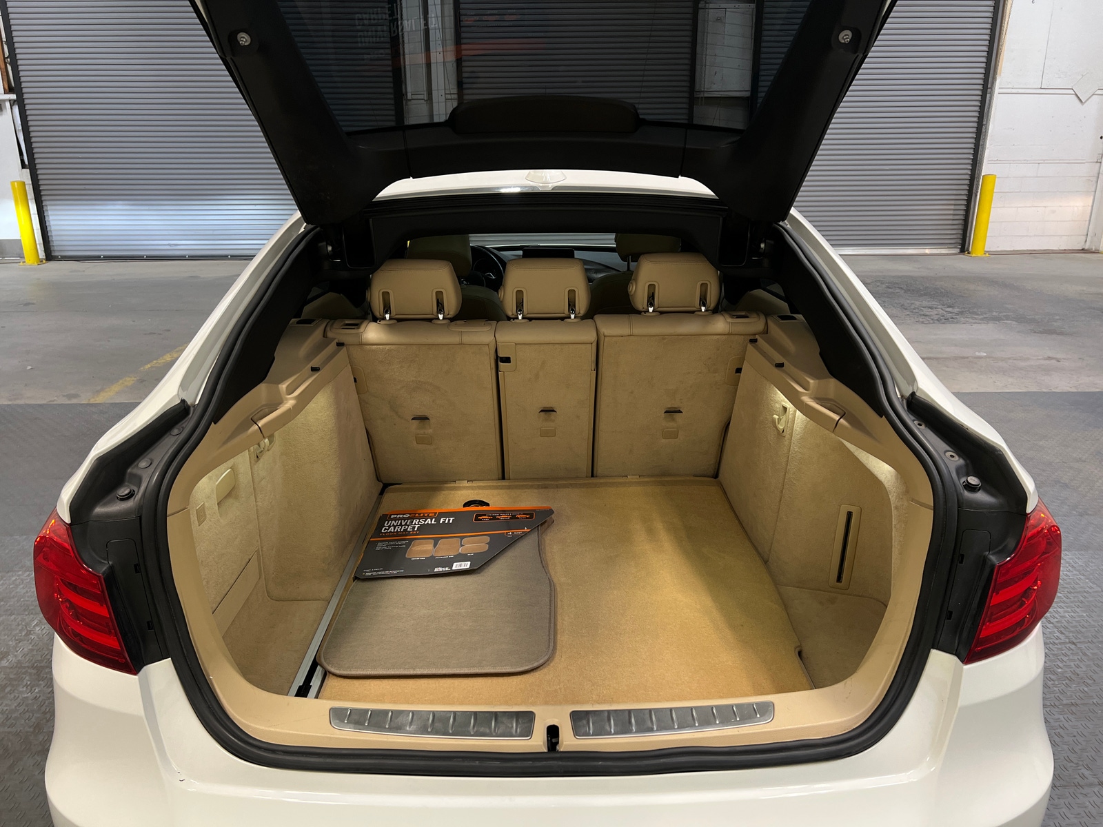 Thumbnail: 2016 BMW 3 Series - 6