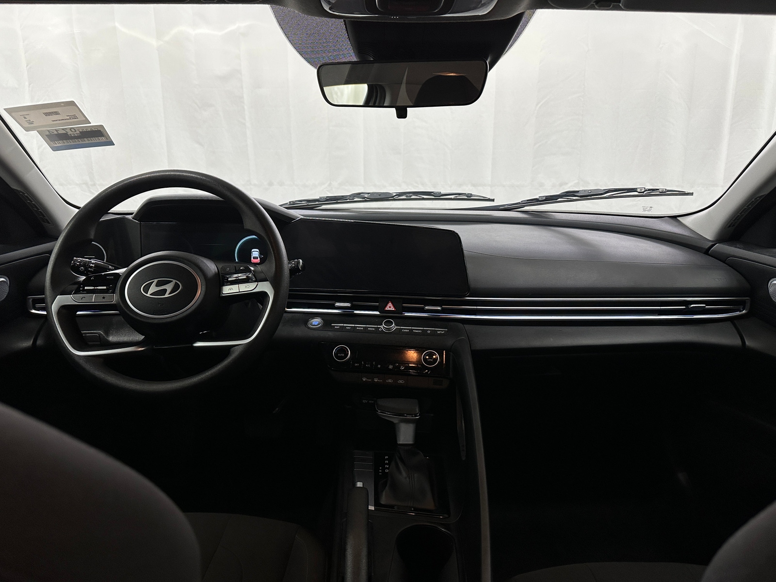 Thumbnail: 2024 Hyundai Elantra - 3