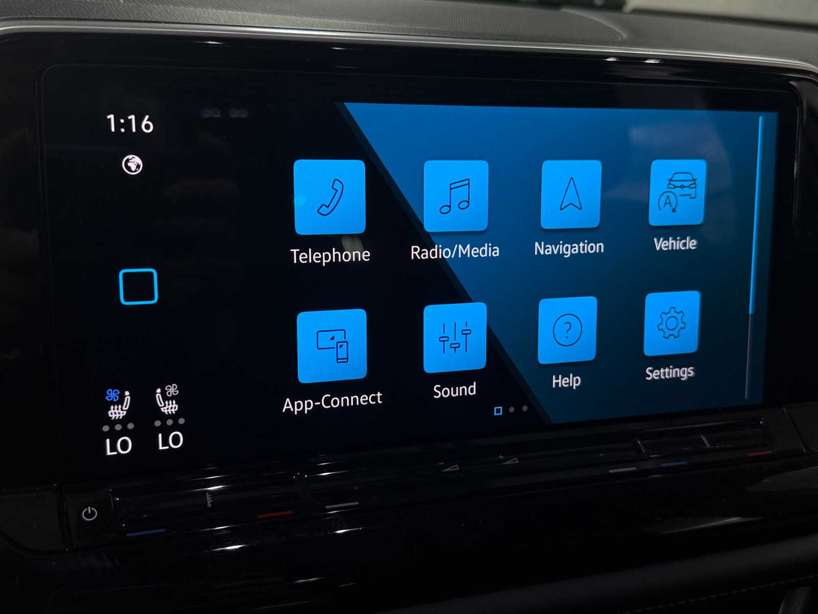 Thumbnail: 2024 Volkswagen Atlas - 3