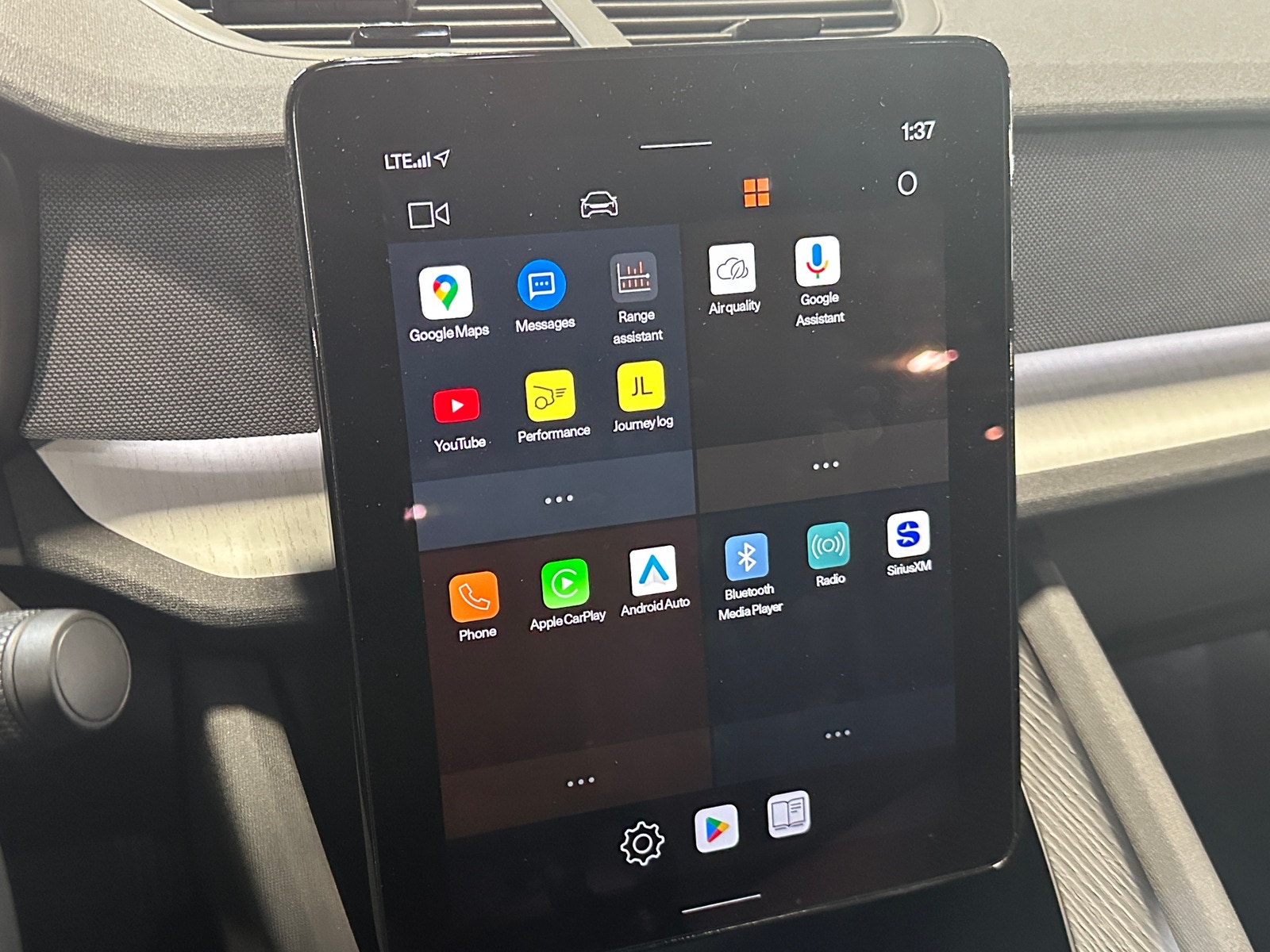 Thumbnail: 2023 Polestar 2 - 3