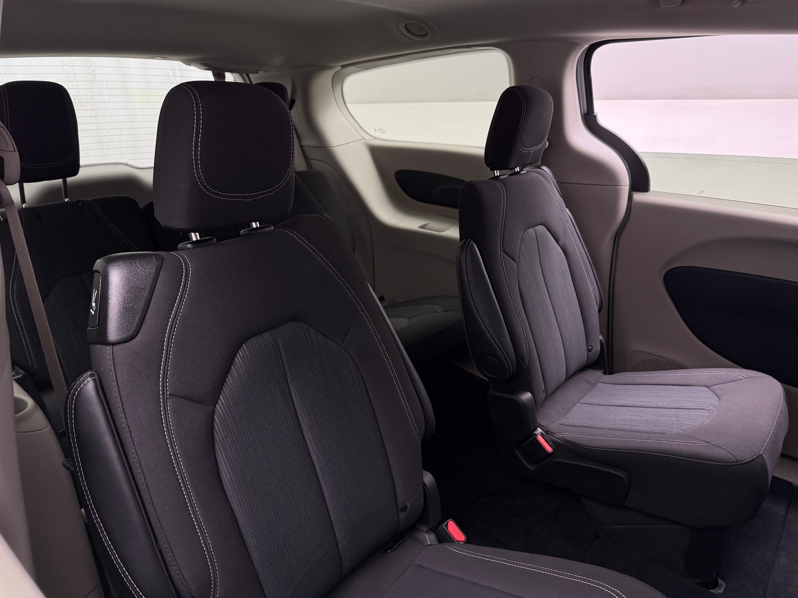 Thumbnail: 2024 Chrysler Voyager - 6