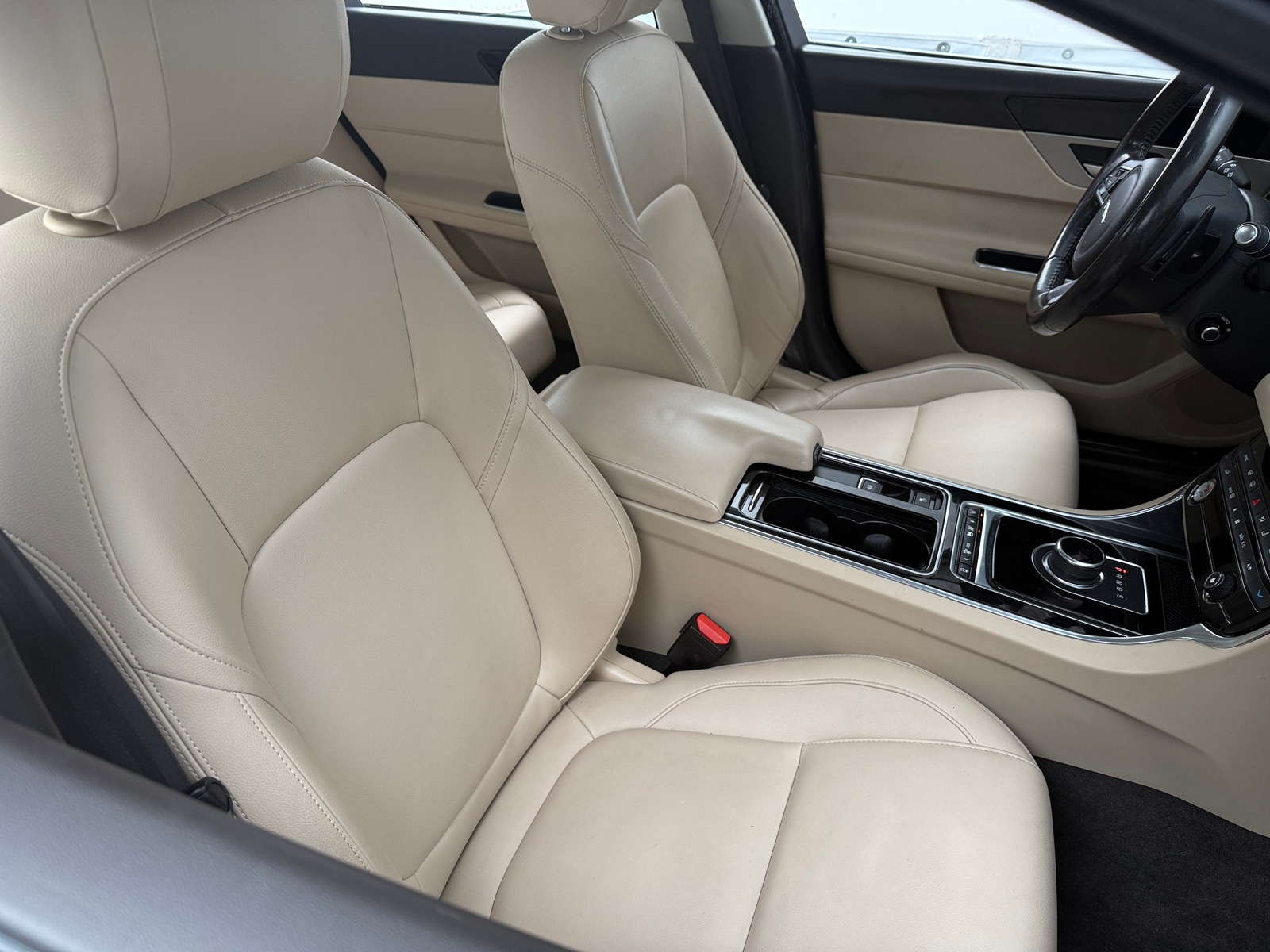 Thumbnail: 2017 Jaguar XF - 2