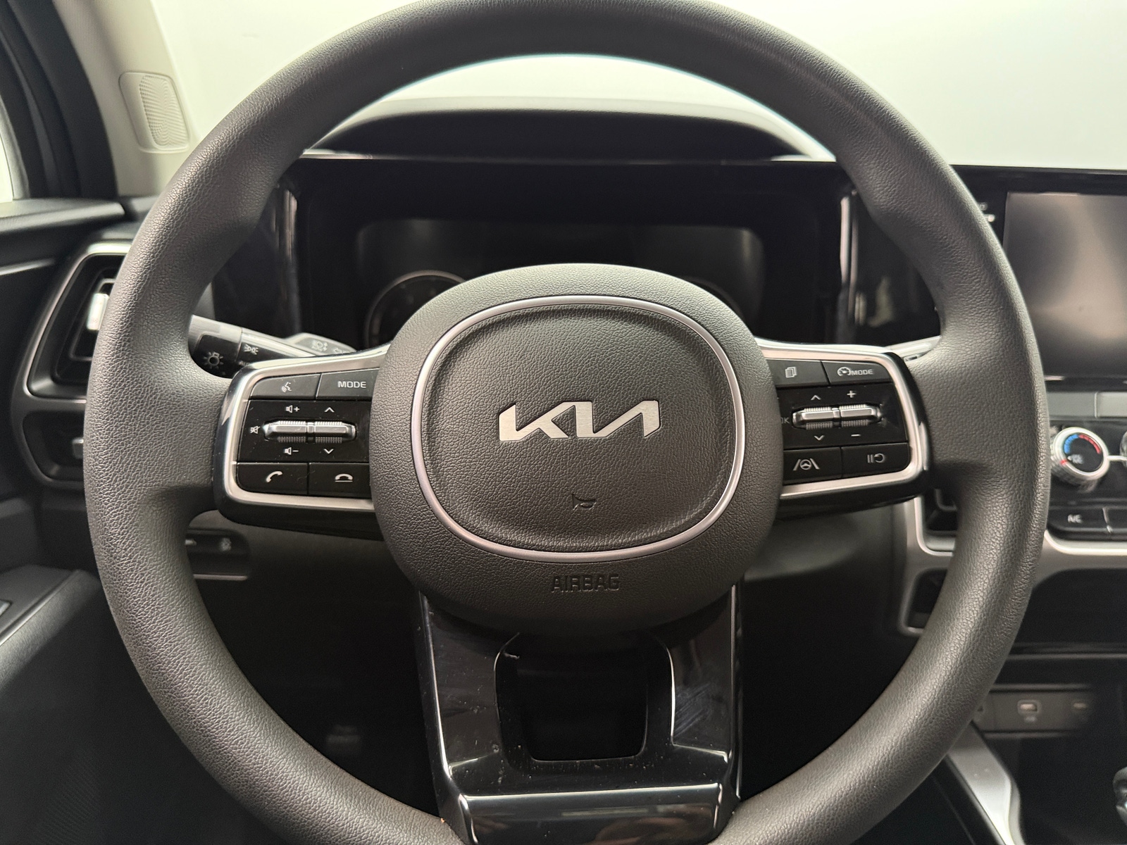 Thumbnail: 2022 Kia Sorento - 5