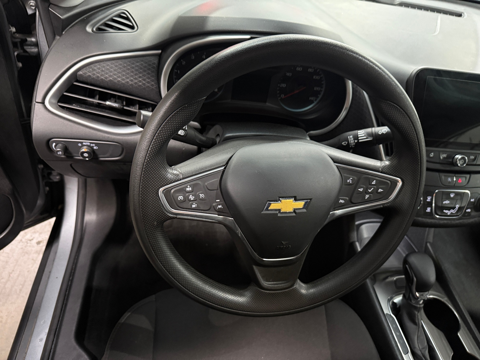 Thumbnail: 2023 Chevrolet Malibu - 5