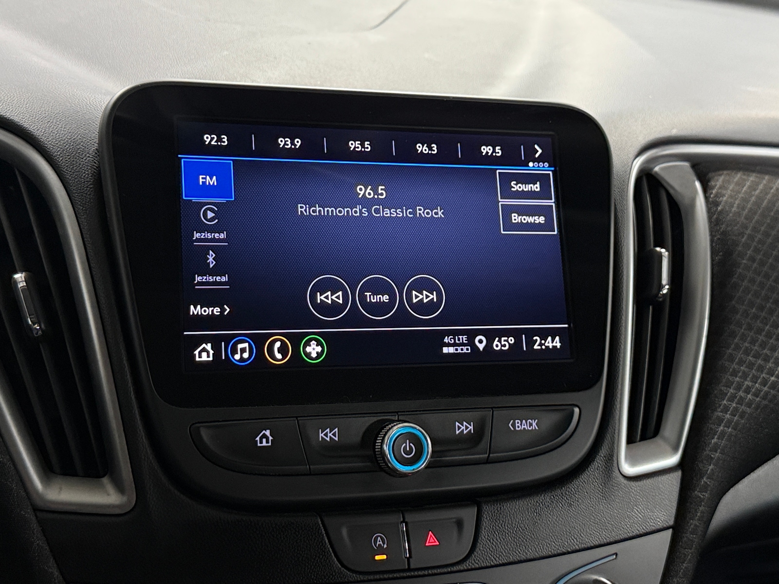 Thumbnail: 2023 Chevrolet Malibu - 4