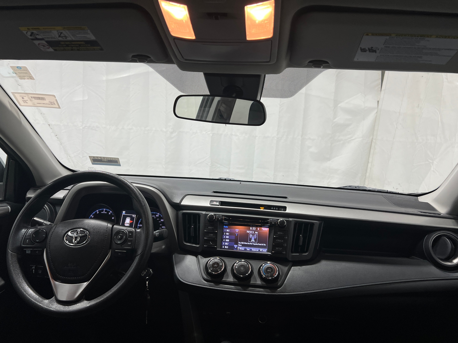 Thumbnail: 2018 Toyota RAV4 - 3