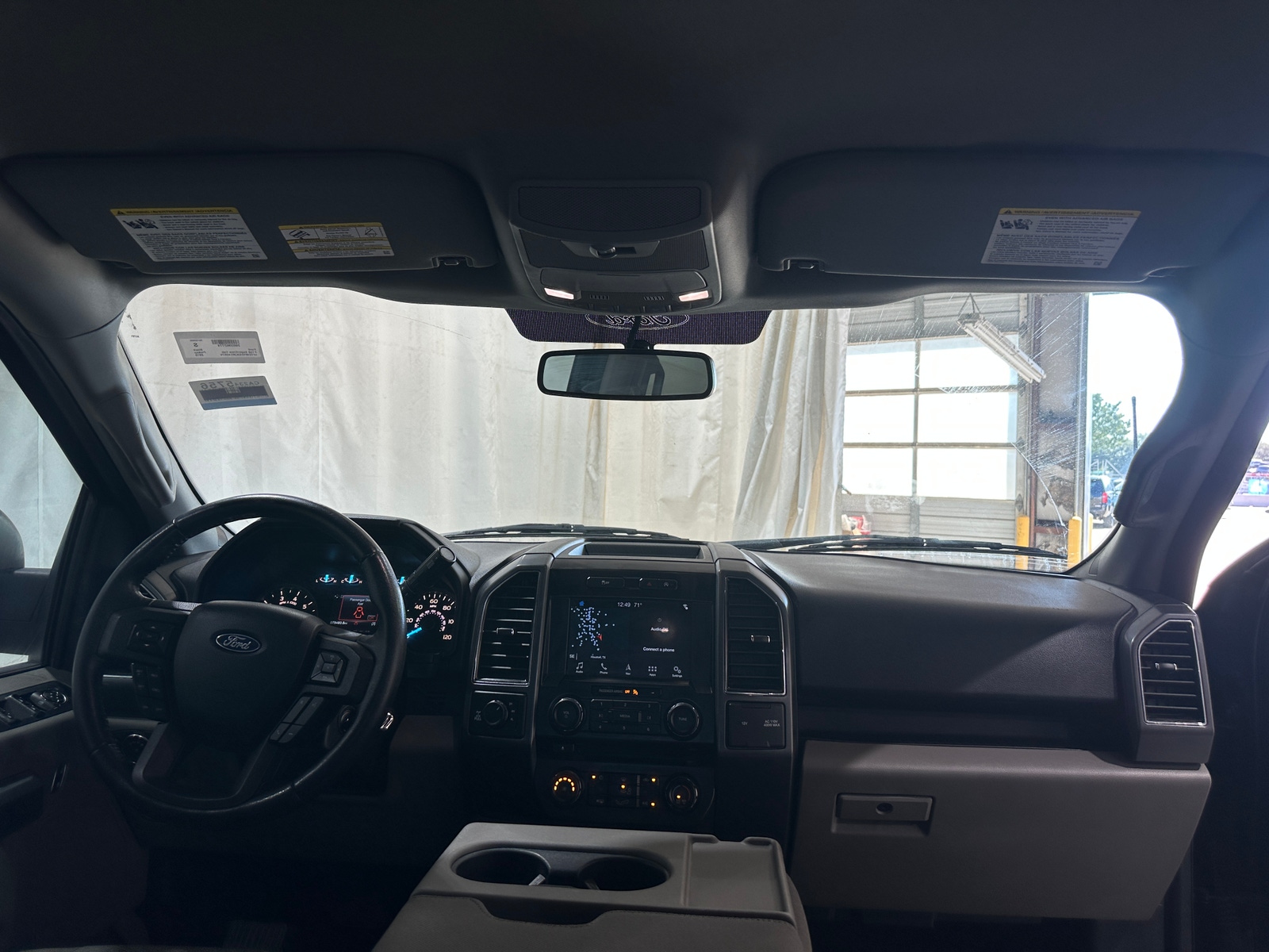 Thumbnail: 2018 Ford Econoline - 3