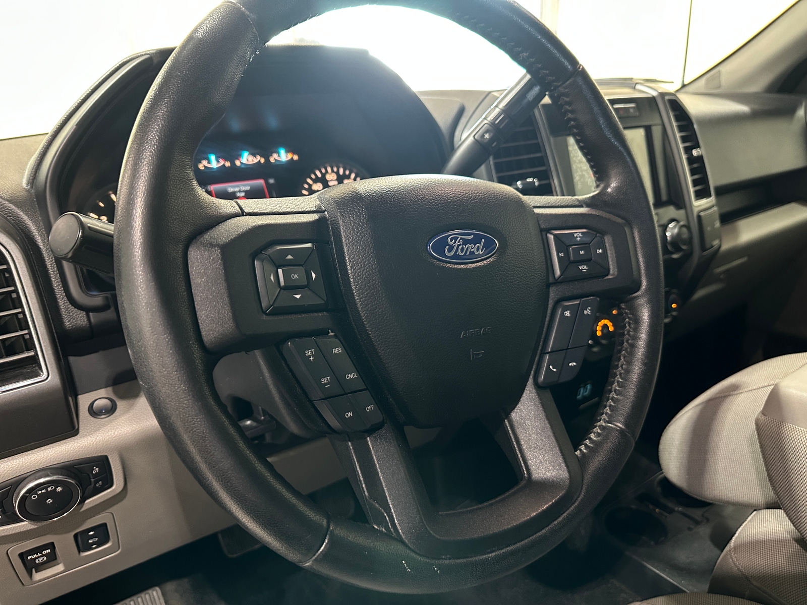 Thumbnail: 2018 Ford Econoline - 5