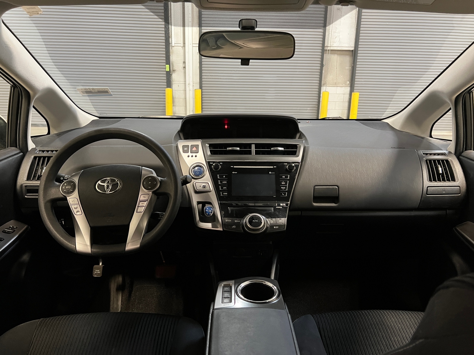 Thumbnail: 2015 Toyota Prius v - 3