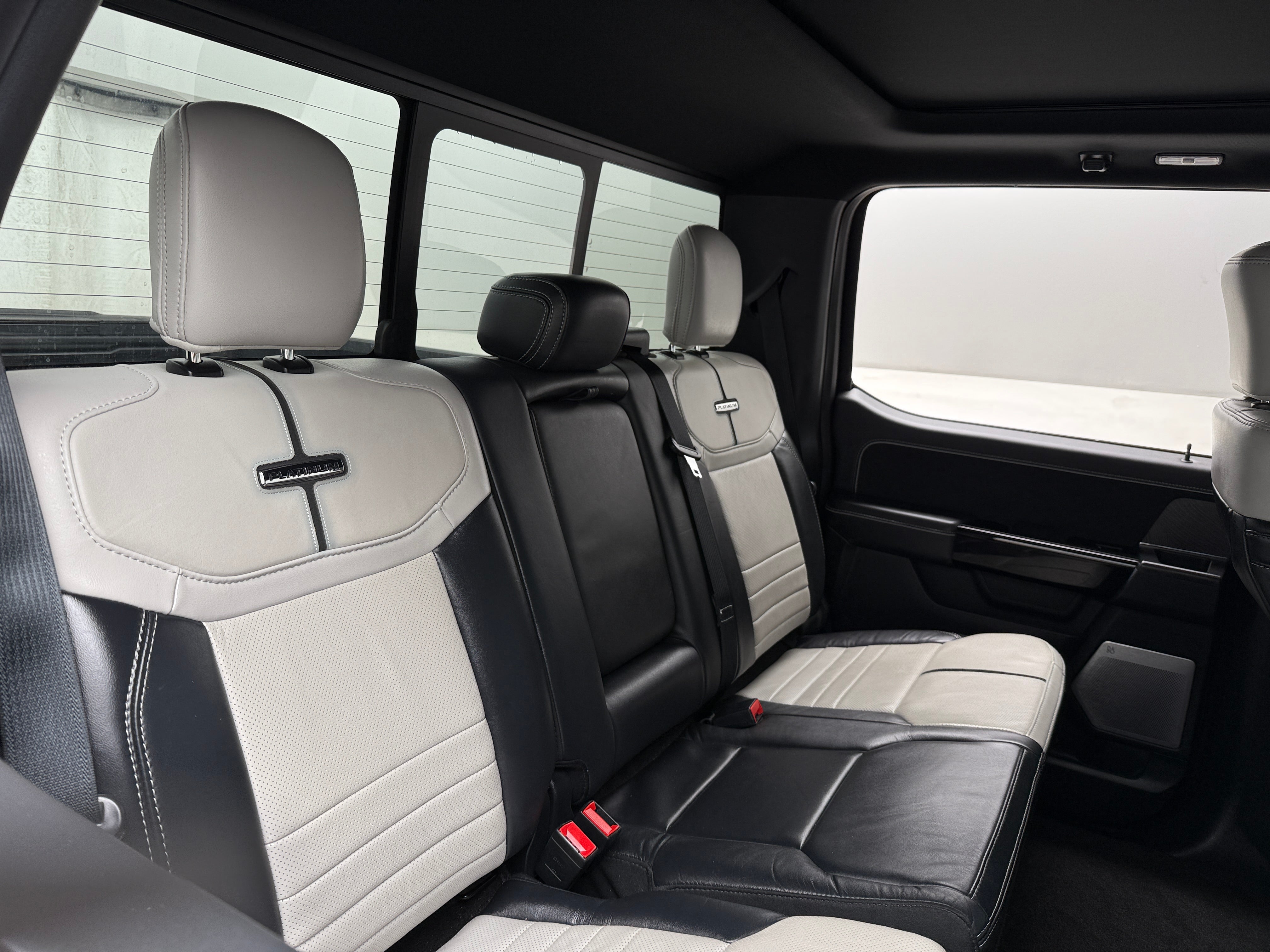 Used 2022 Ford F-150 Lightning Platinum with VIN 1FT6W1EV4NWG08465 for sale in Oak Creek, WI