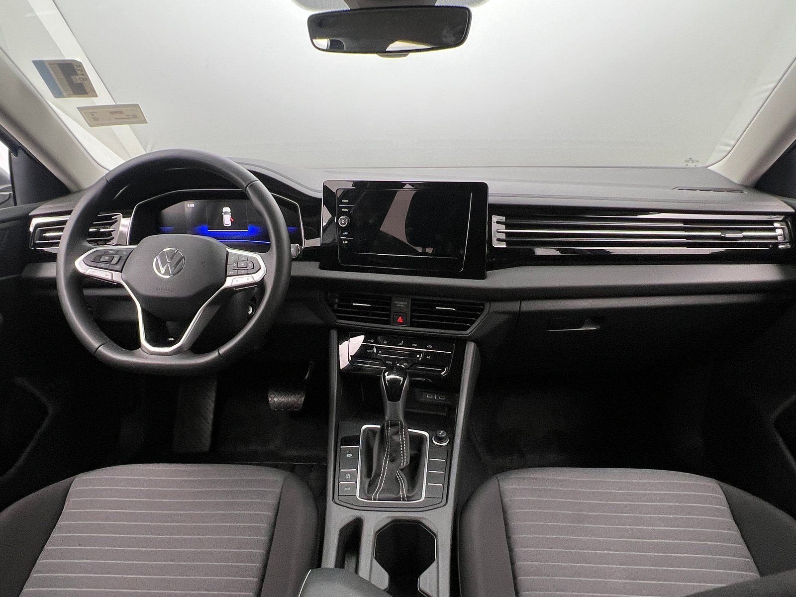 Thumbnail: 2025 Volkswagen Jetta - 3