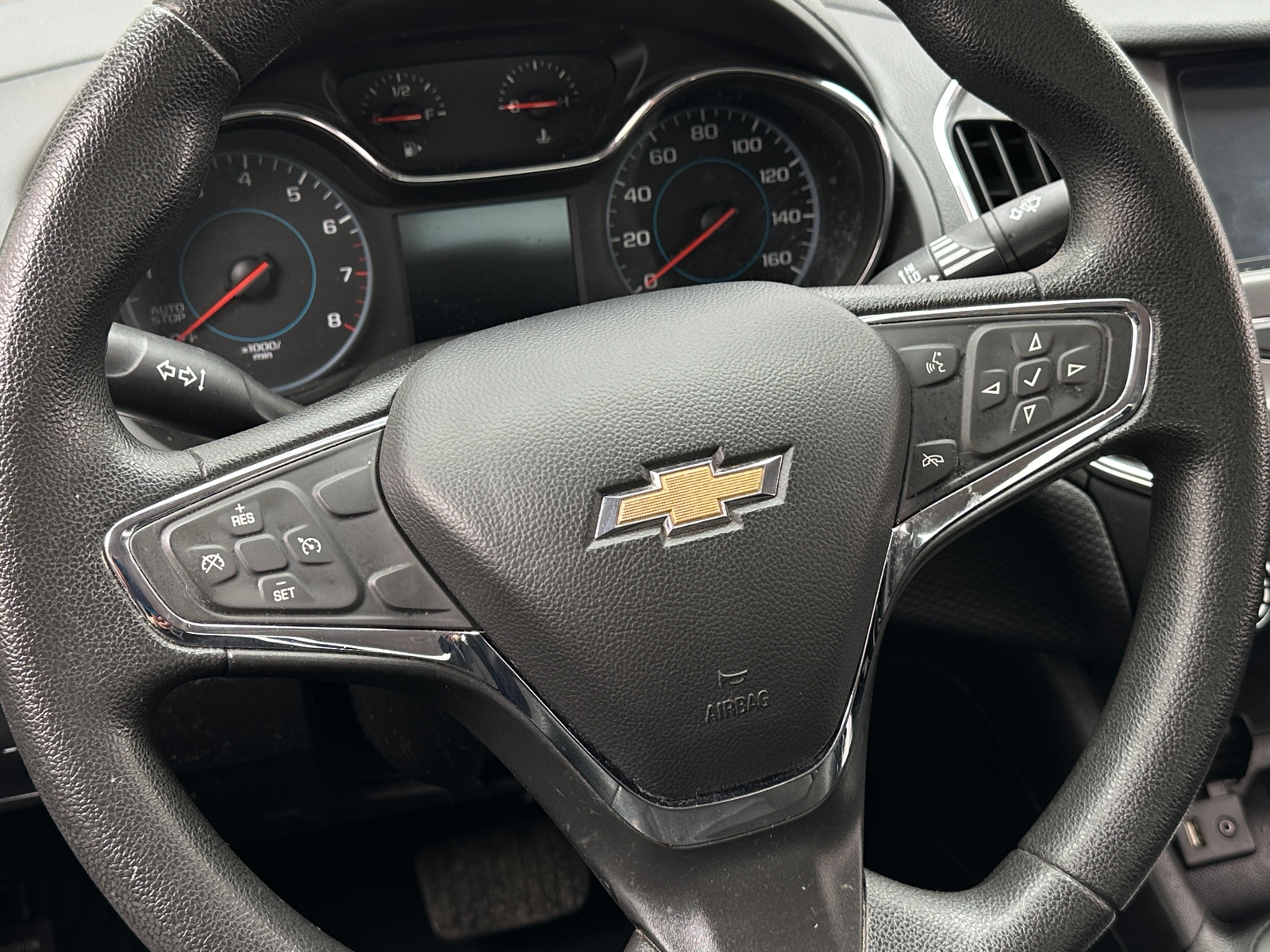 Thumbnail: 2018 Chevrolet Cruze - 5