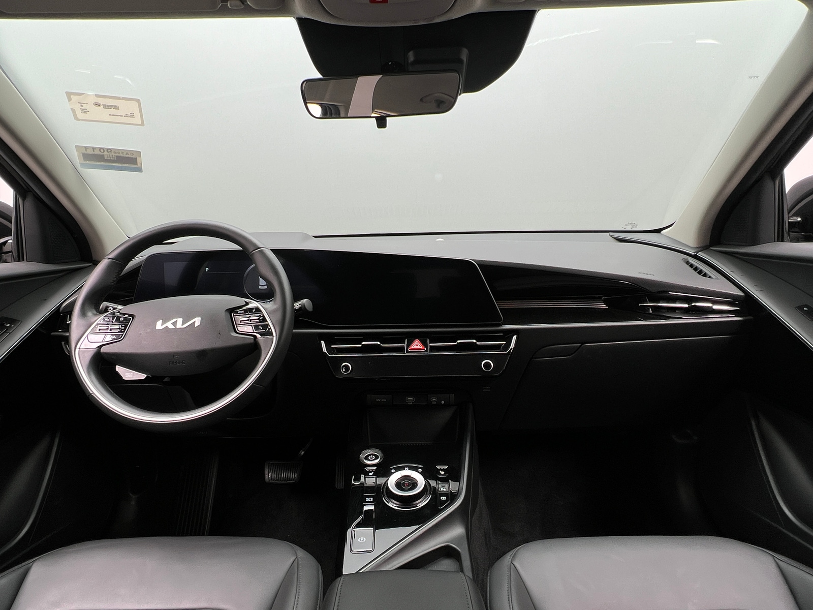Thumbnail: 2023 Kia Niro - 3