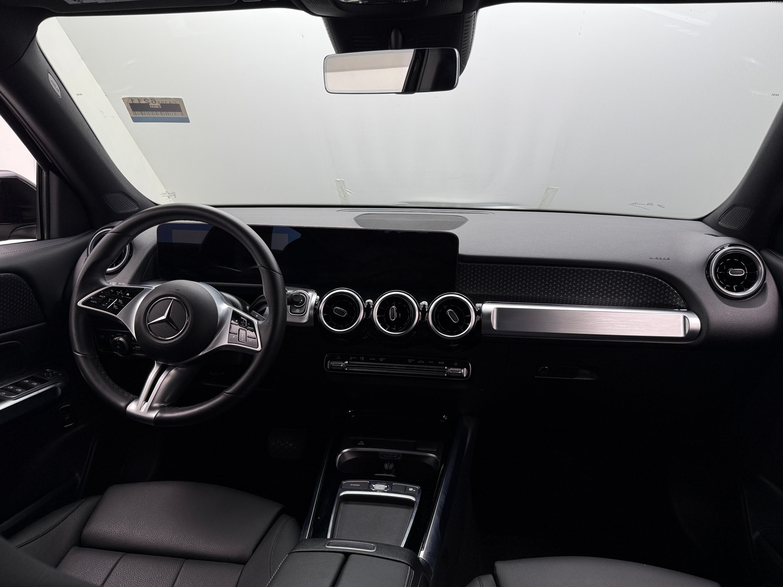 Thumbnail: 2025 Mercedes-Benz GLB - 2