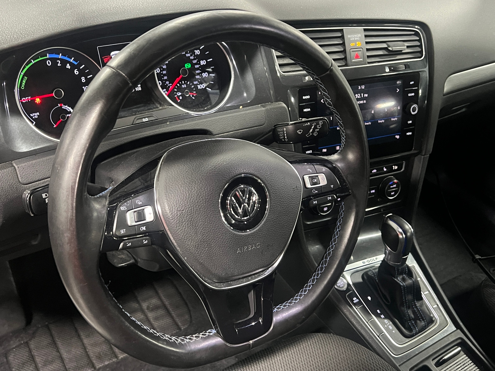 Thumbnail: 2017 Volkswagen e-Golf - 5