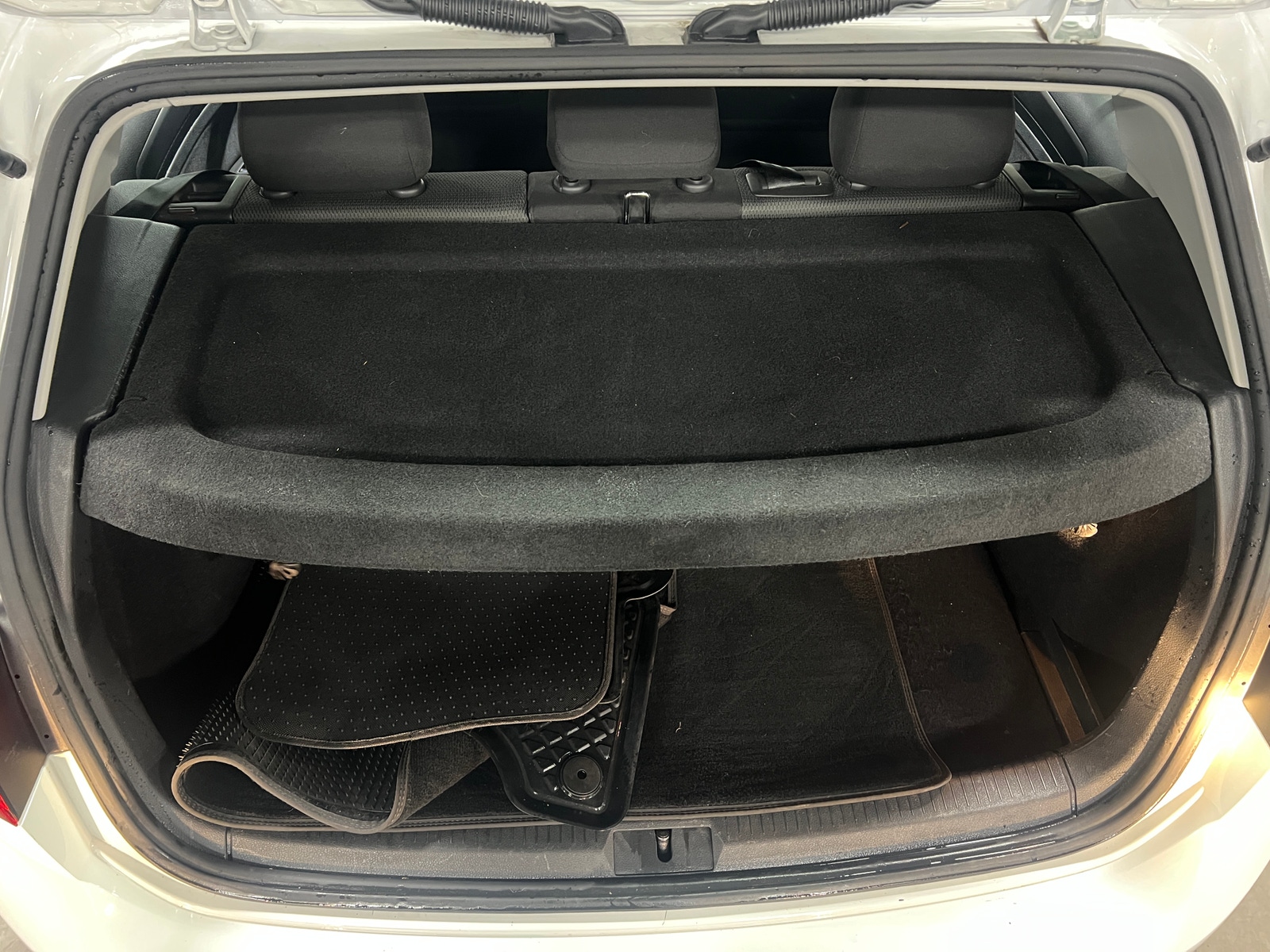Thumbnail: 2017 Volkswagen e-Golf - 7