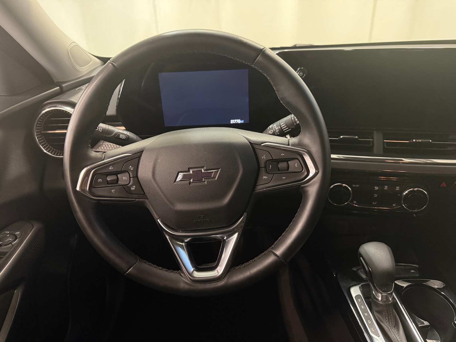 Thumbnail: 2025 Chevrolet Trax - 4