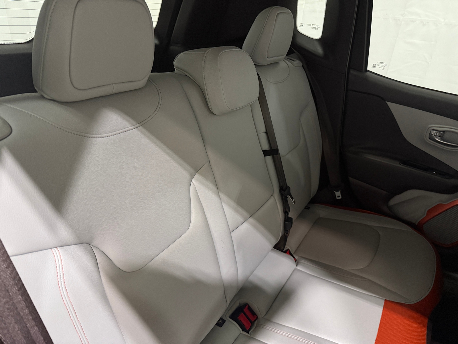 Thumbnail: 2016 Jeep Renegade - 6