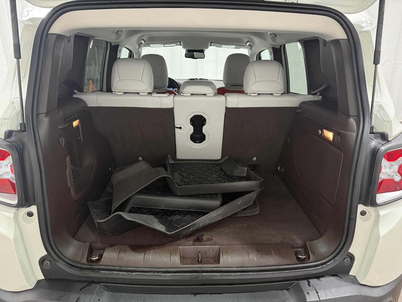Thumbnail: 2016 Jeep Renegade - 7
