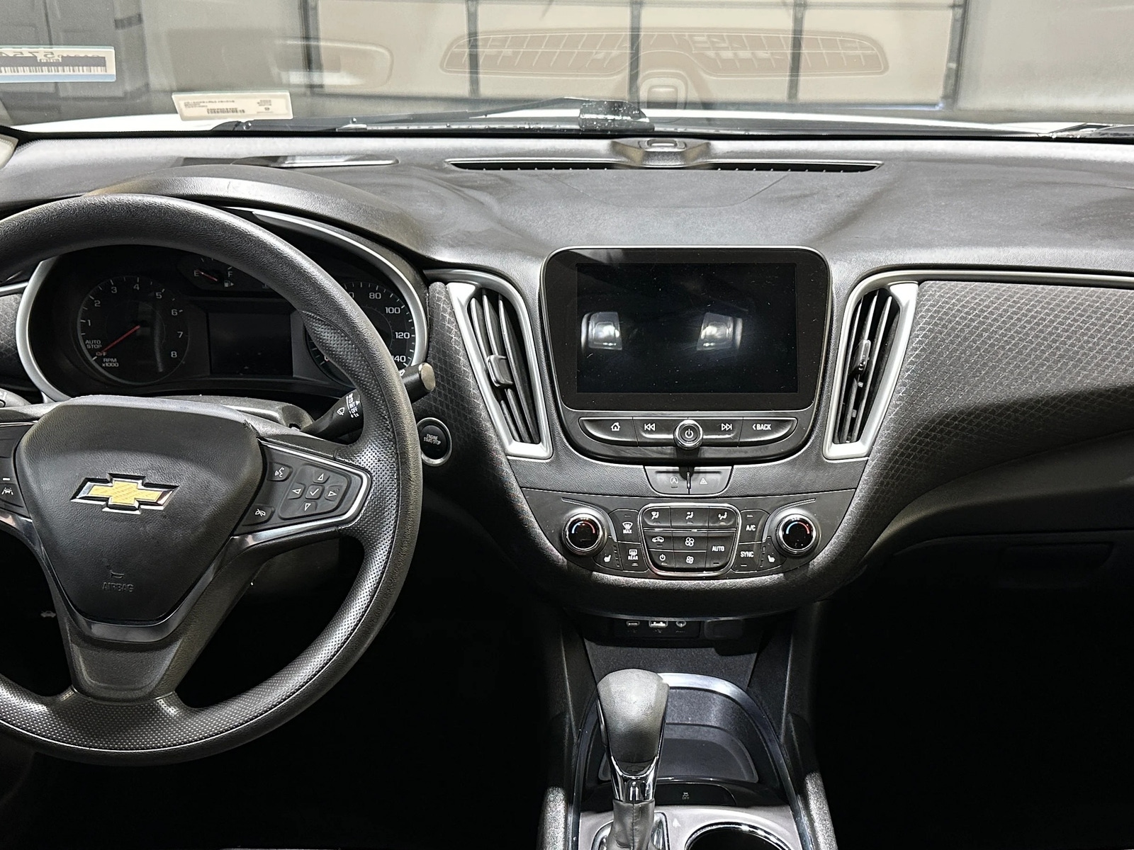 Thumbnail: 2023 Chevrolet Malibu - 3