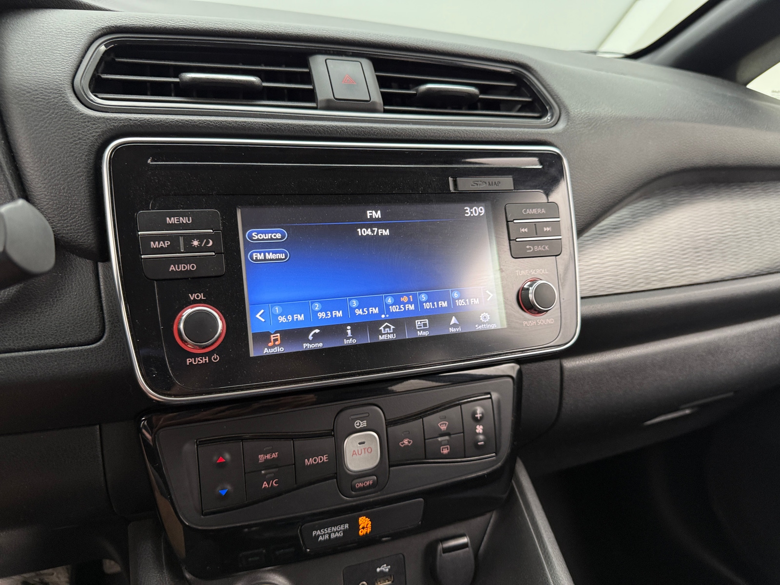 Thumbnail: 2019 Nissan Leaf - 4